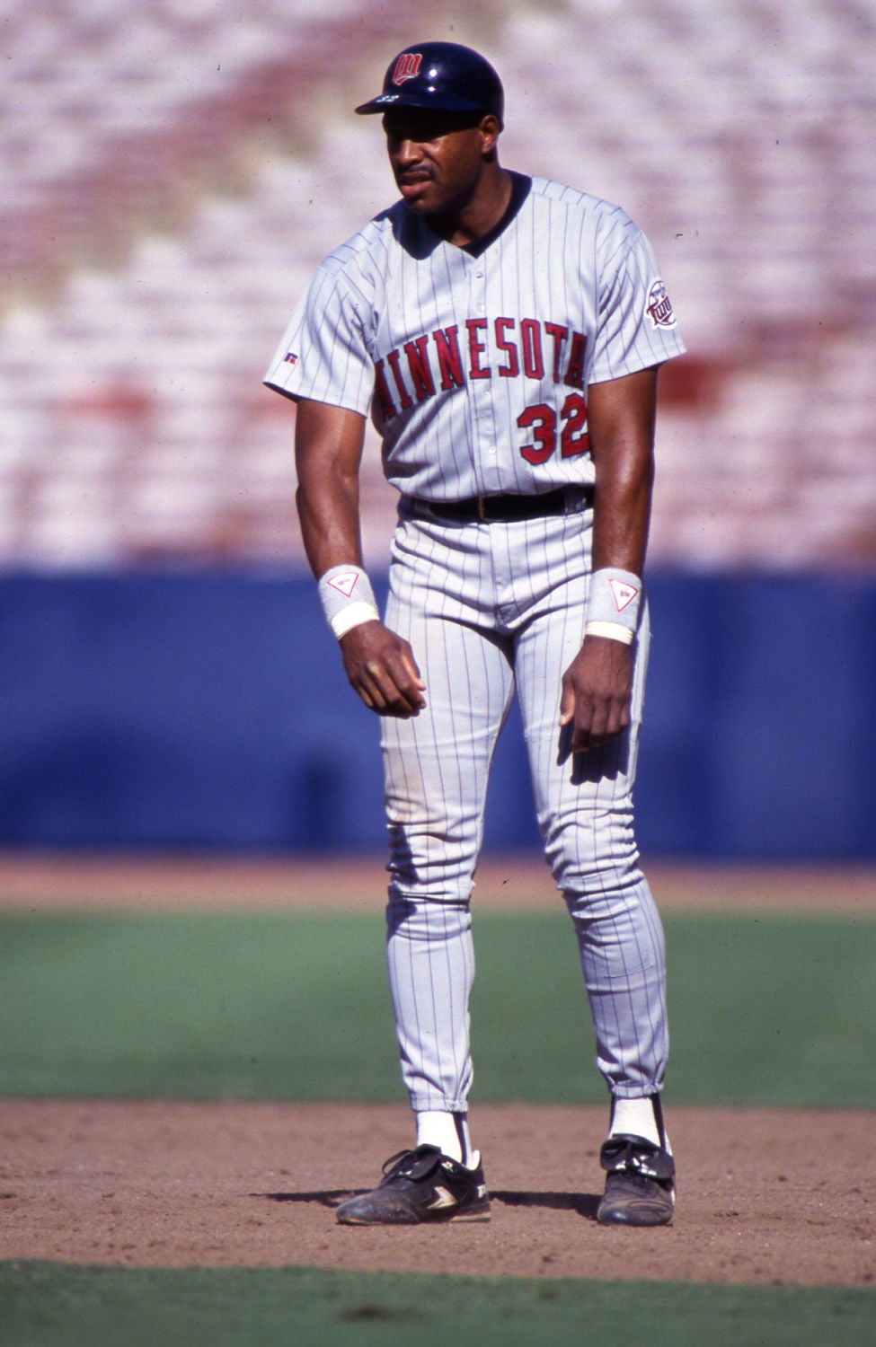 Dave Winfield signs with hometown Minnesota Twins Baseball Hall of Fame